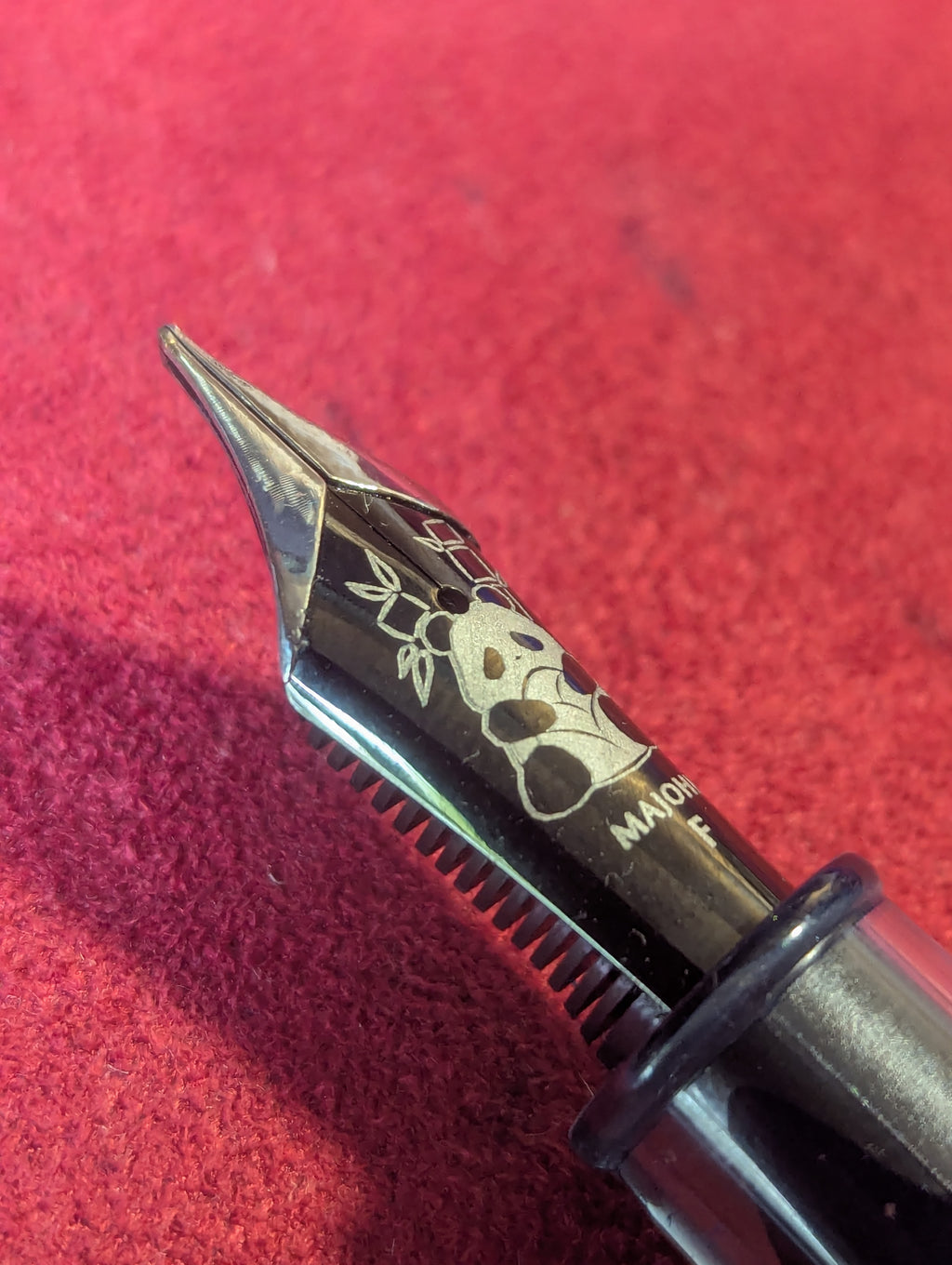 #8 Panda Black and Silver Stacked Nib